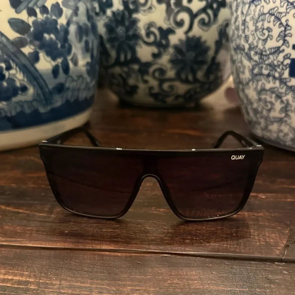 Quay Nightfall Sunglasses⭐️ - Picture 3 of 6